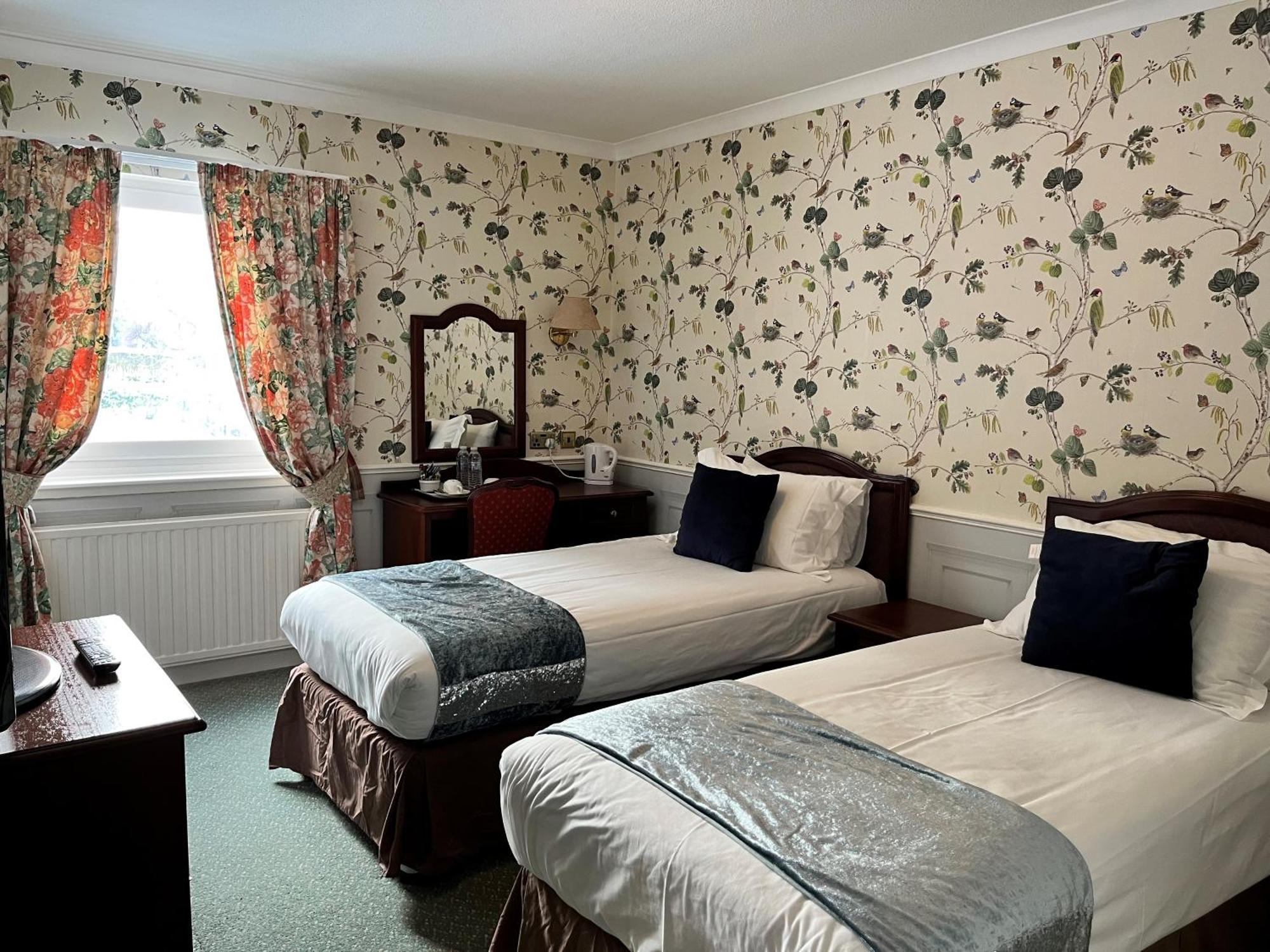 Ramnee Hotel Форрес Екстер'єр фото